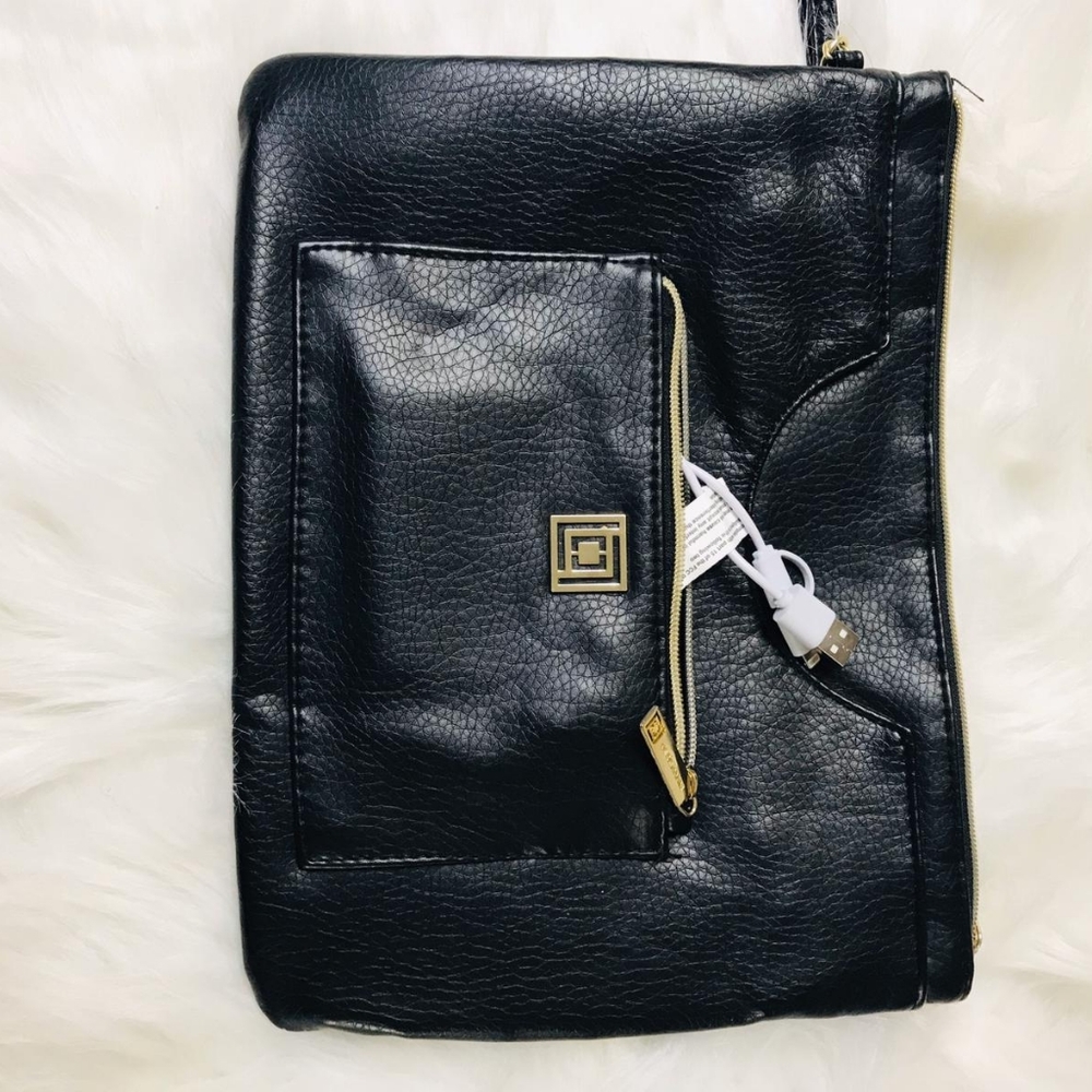 🆕️Black Lizclairebon iPhone Charger Pod/Clutch Ba